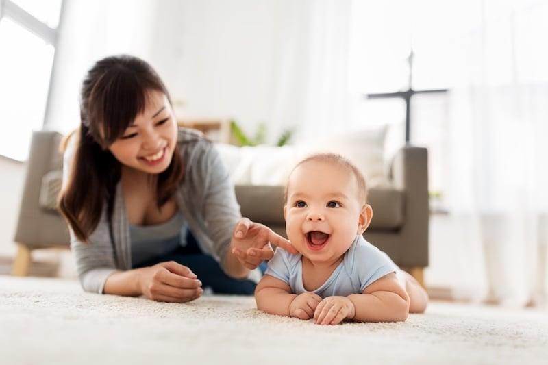 Simple Ways to Make Tummy Time More Enjoyable 👶🌿