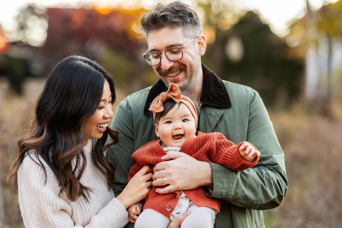 Baby's First Family Photos: Simple Tips for Natural Pictures 📸👶