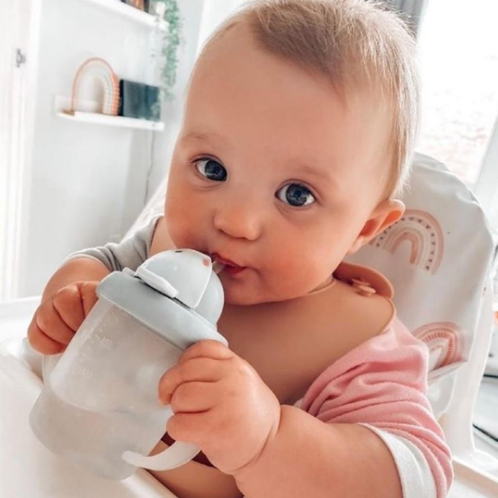 When Can Babies Start Using a Sippy Cup? 🥤👶