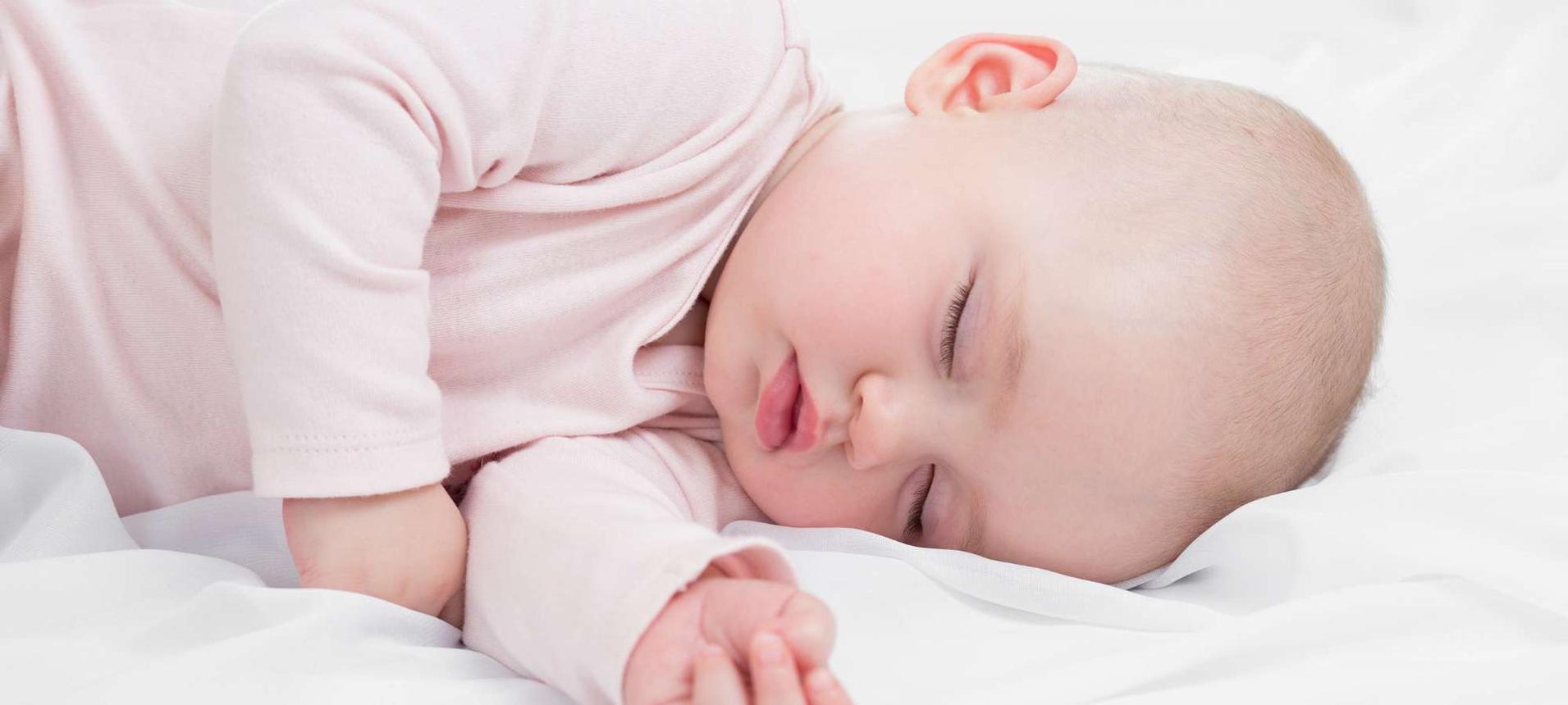 How Much Sleep Does a 3-Month-Old Need? 😴