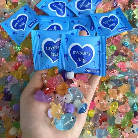 100PCS Mystery Bag Mini Resin Animals,Mini Glow in The Dark Animal Resin Models,Mystery Resin Animals Blind Bag Small Luminous Farm Ocean Figures Collectible Mini Animals,Random Design