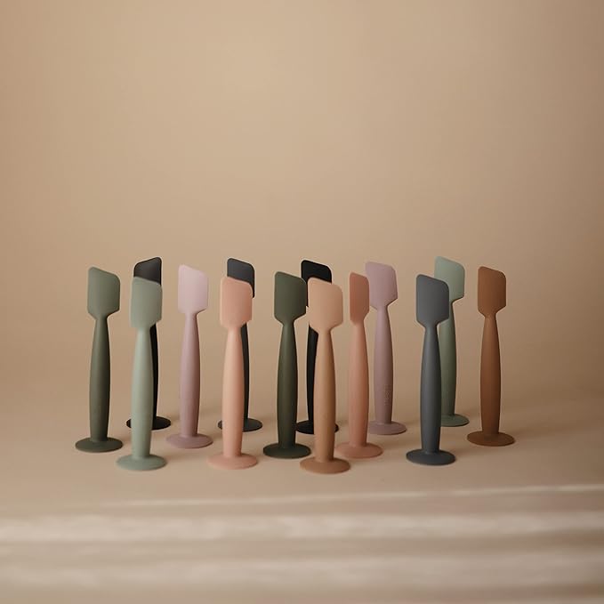 mushie Diaper Cream Applicator Soft Silicone with Suction Base (Dried Thyme)