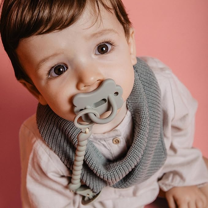 Color Essence SX PRO Silicone Butterfly Baby Pacifier 1Pk, Made with 100% Soft Silicone, Baby Essentials Perfect for Breastfeeding Babies, Designed in Spain, 0-6 Mths, Green